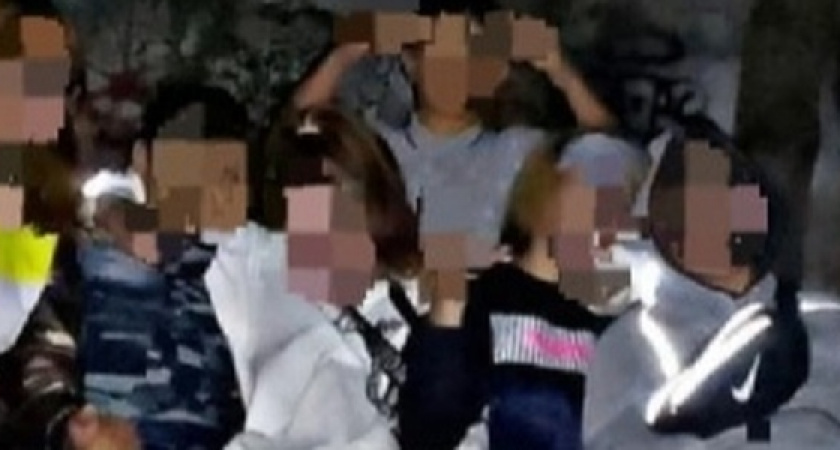 В Новороссийске дети сожгли скамейку во дворе жилого дома