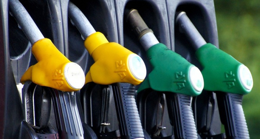 Рекордное подорожание бензина: названы причины