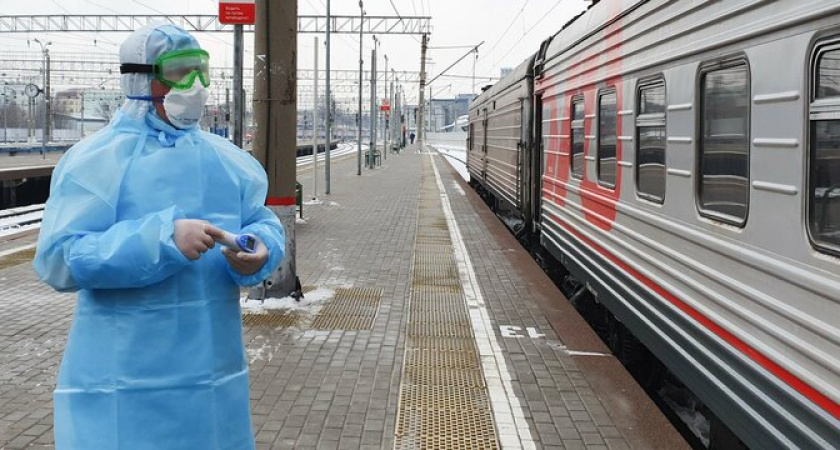 Новая волна болячек? В Новороссийске полицейские высадили двух чихающих китайцев из поезда 