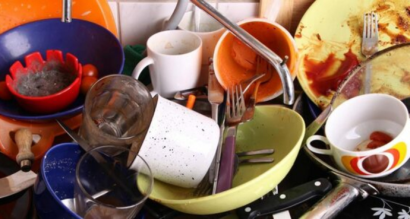 "Краны сухие, посуда немытая, дети грязные!": в Новороссийске снова начались перебои с водоснабжением