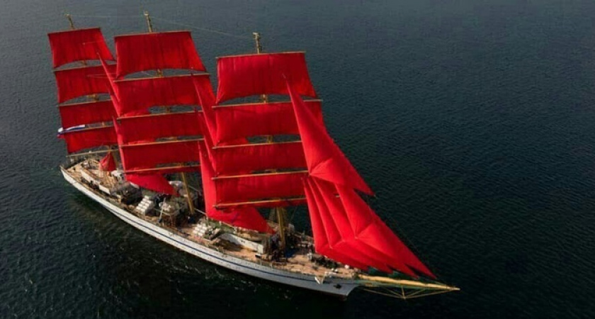 Лайнеры-квартиры, круизные ледоколы и парусник, трижды обогнувший Землю: легендарные суда, заходившие в Новороссийск