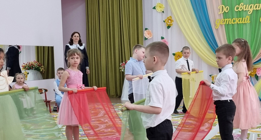 «Это что репетиция свадьбы?»: новороссийцы возмущены, что выпускной в детском саду обходится в 10-15 тысяч рублей