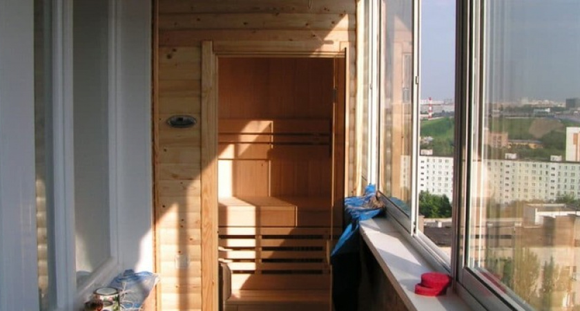 Житель Новороссийска превратил балкон в многоэтажке в сауну