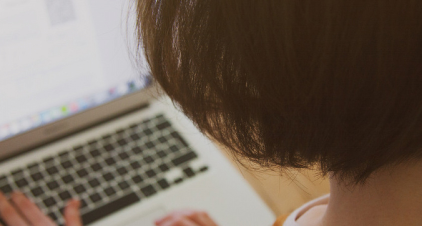 На Кубани женщина продавала порно со своим несовершеннолетним сыном 