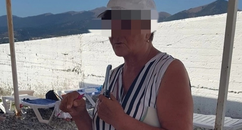 Скандал на пляже: жительница Новороссийска отказалась платить за лежак из-за устаревших квитанций