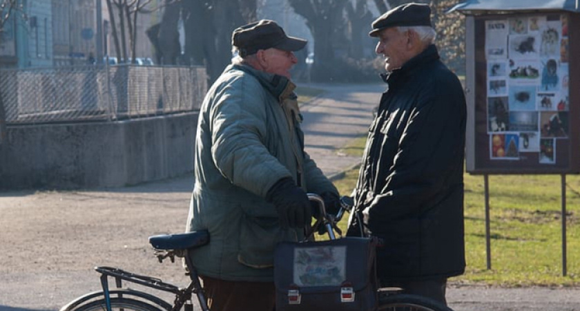 «Останавливать и проверять будут прямо на улице»: пенсионеров старше 60 лет ожидают неприятные перемены 