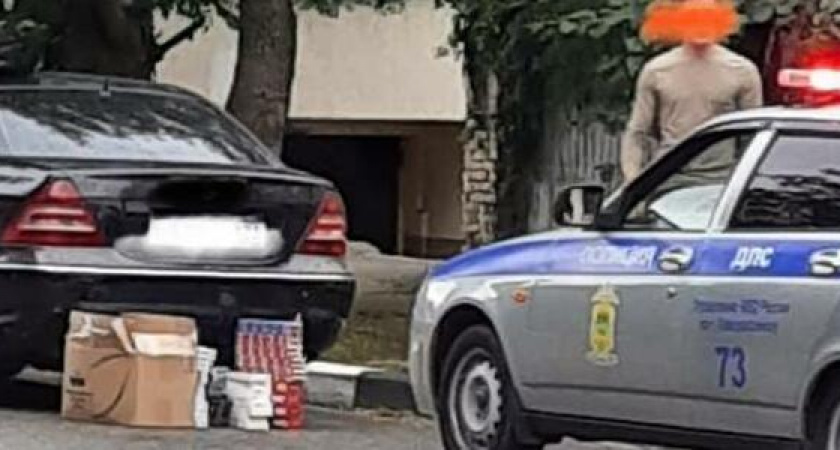 В Новороссийске полицейские остановили «Мерседес» битком набитый безакцизными сигаретами