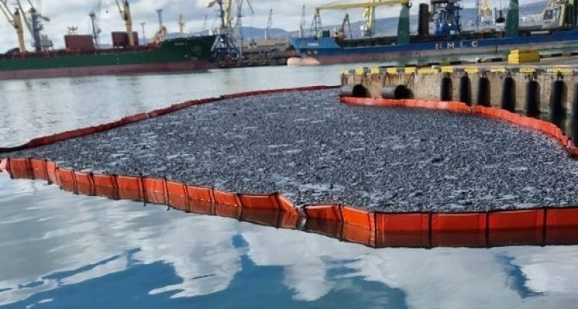 Судовладелец не смог договориться с НМТП по делу о разливе нефтепродуктов