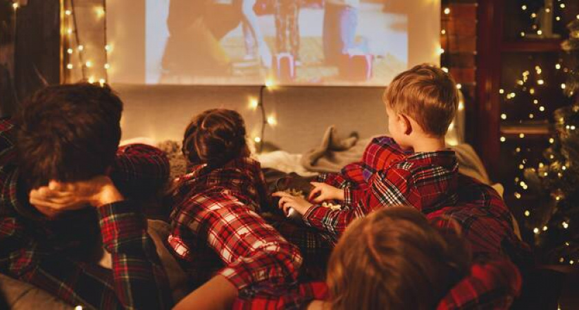 Перед телевизором всей семьей: что посмотреть в новогодние каникулы 