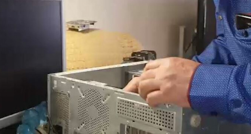 Новороссиец бесплатно собирает компьютеры для семей с детьми-инвалидами