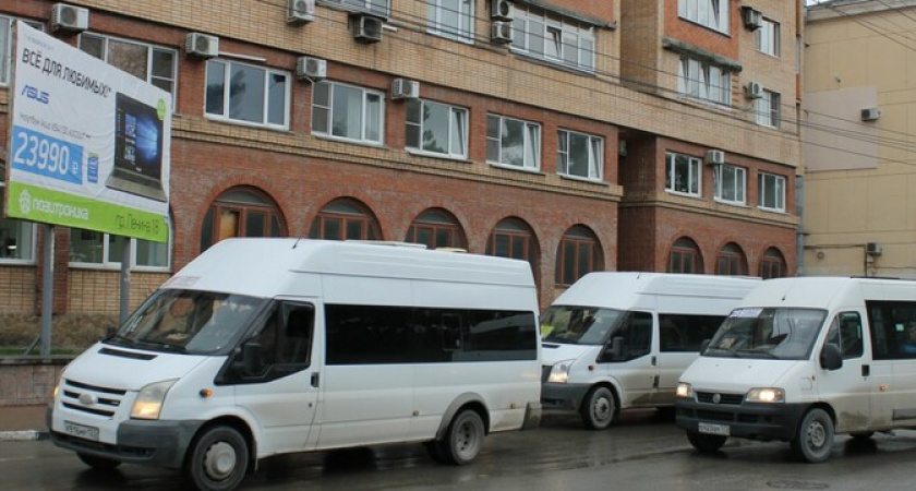 В Новороссийске отец ребенка пожаловался, что водитель маршрутки не выпускал его сына из транспорта, пока не поступит оплата переводом