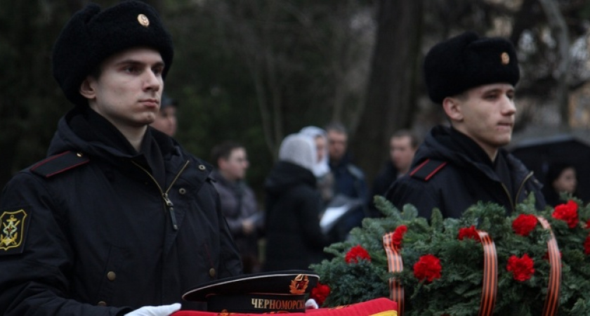 В 18.00 или в 1:40: новороссийцы обсуждают, когда лучше проводить патриотическую акцию «Бескозырка»