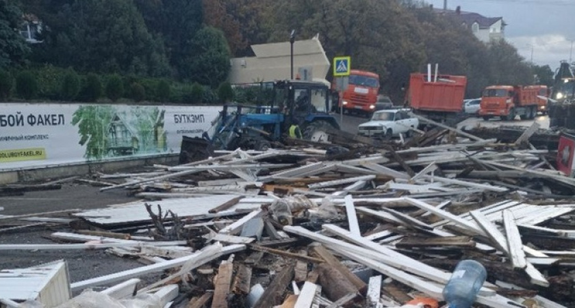 78 единиц техники и 421 человек устраняют последствия ночного апокалипсиса в Новороссийске