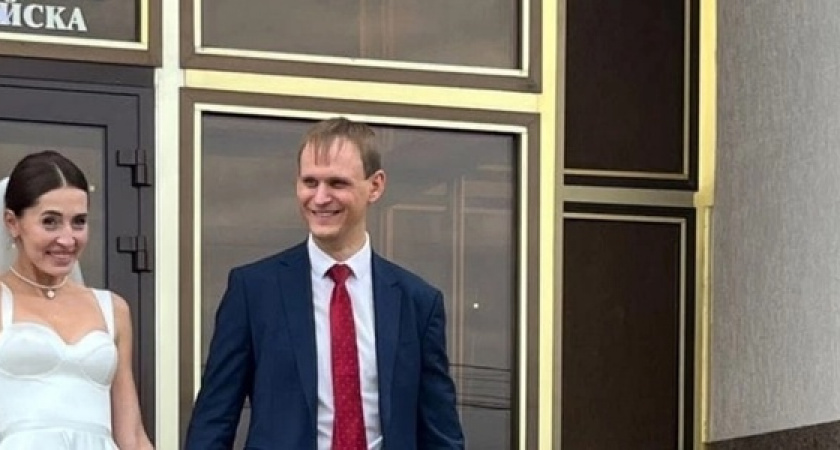 Молодожены из Новороссийска попросили гостей дарить им вместо цветов корм для животных