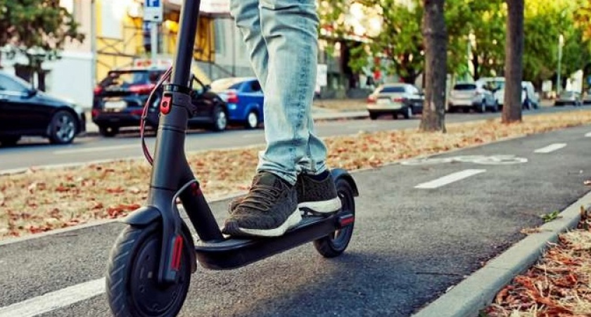 Новые штрафы: за самокатчиками будут следить по камерам