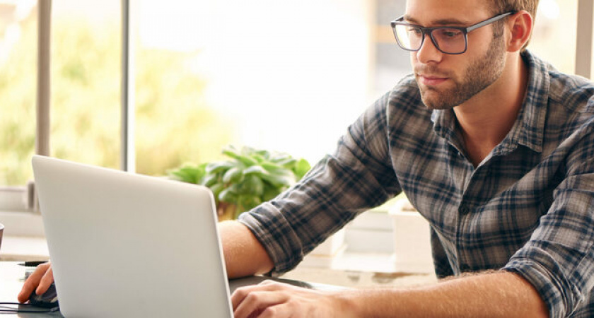 Офисные линзы класса премиум со скидкой 20% в Dr.Optik: защитите глаза от вредного излучения