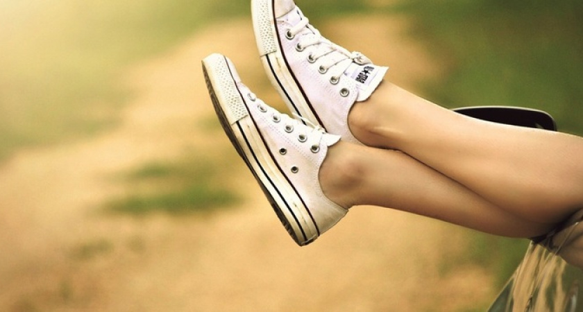 Натрите обувь этим копеечным аптечным средством: результат приятно удивит