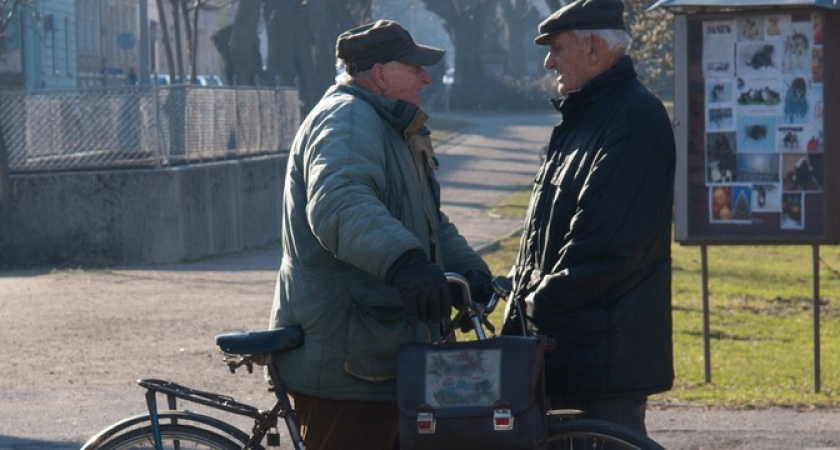 Выплаты уже в апреле: неработающих пенсионеров ждет сюрприз