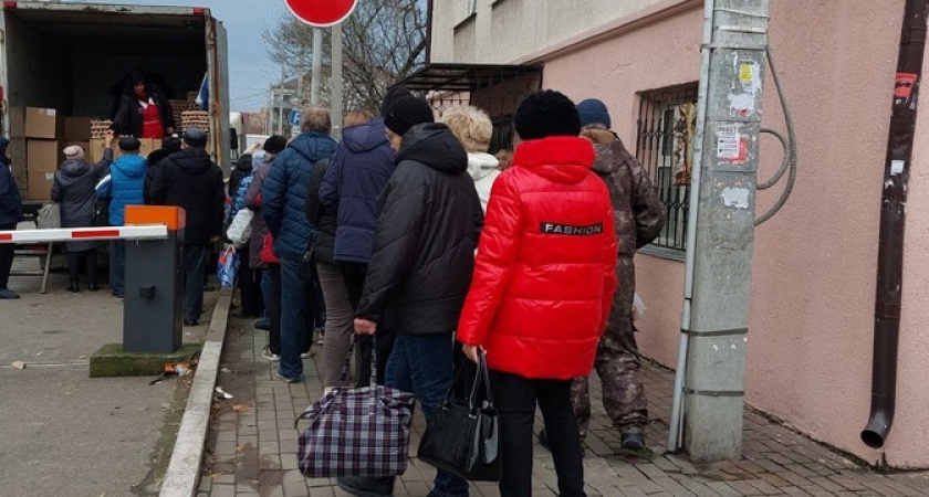 «Как в Союзе!»: на Центральном рынке Новороссийска выстроилась очередь за яйцами по 106 рублей