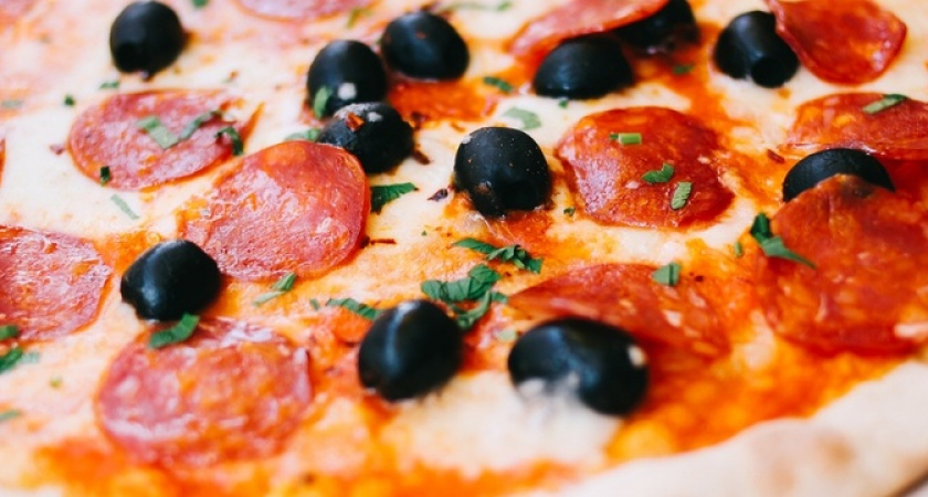 Тесто для пиццы будет одновременно мягким и хрустящим — простой лайфхак от лучших поваров 