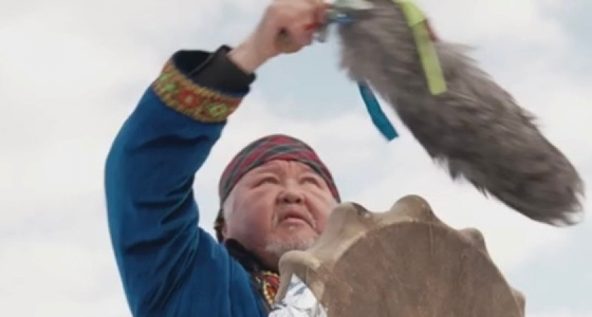 Сибирский шаман "призывал" снег на горнолыжном курорте в Сочи: в Новороссийске тоже ждут колдуна