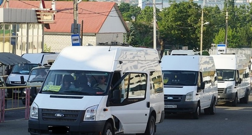 Власти пообещали бесплатный проезд до обеда в День Победы, но некоторые маршрутчики все равно брали с пассажиров деньги