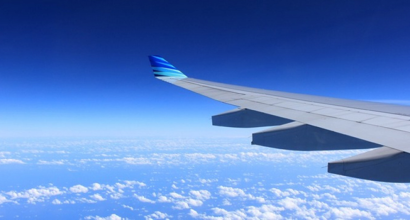 Одна фраза на борту самолета стоила пассажиру 100 тысяч рублей: не вздумайте повторять