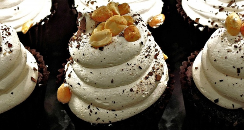 Этот шоколадный кекс станет идеальным новогодним десертом: гости будут в восторге