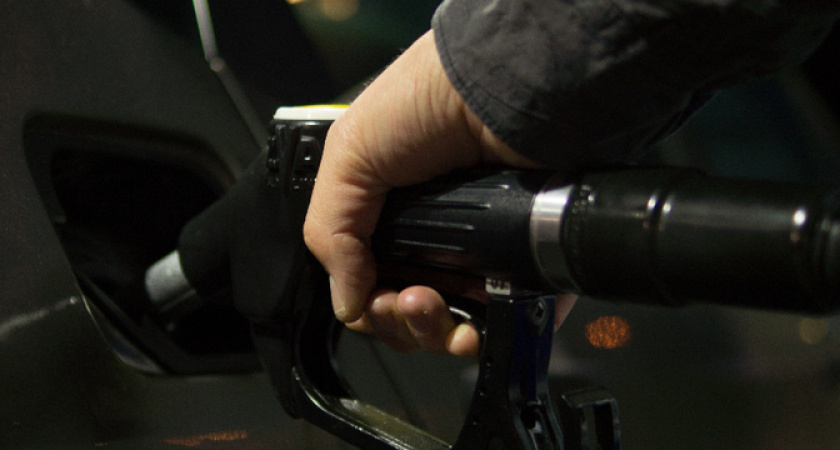 Водителей оповестили о размере штрафа. Его автолюбители могут получить и на АЗС