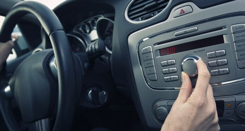 В эфире частных радиостанций Новороссийска прозвучало фейковое аудиосообщение о ракетном ударе