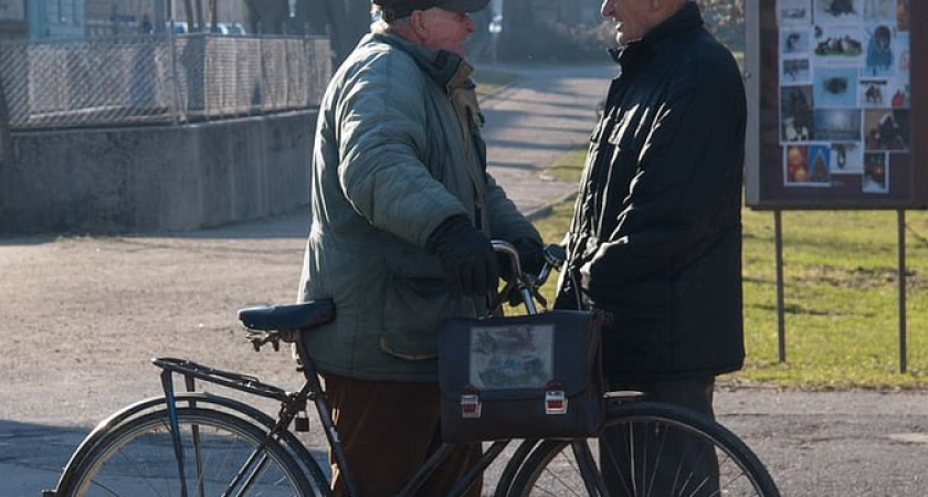 «Останавливать и проверять будут прямо на улицах»: неприятный сюрприз с 17 июля для всех, старше 60 лет