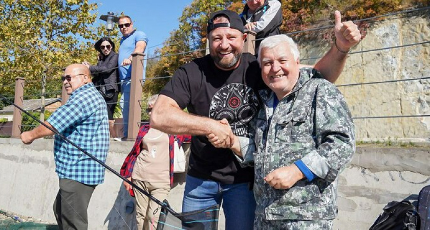 Клёвая рыбалка и наваристая уха: в Абрау-Дюрсо проходит турнир по рыбной ловле 