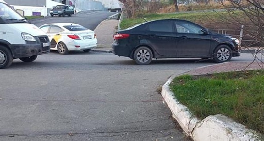 В Новороссийске автоледи сбила 11-летнего ребенка: момент ДТП попал на видео