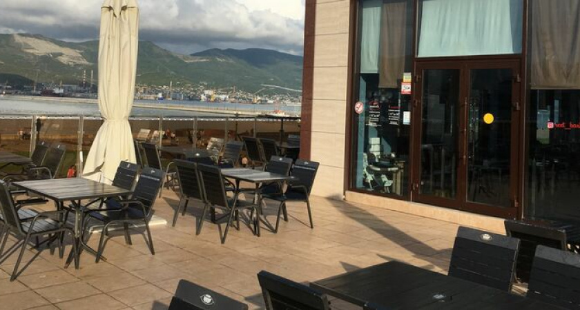 Депутат Новороссийска борется за разрешение продавать алкоголь на летниках кафе 