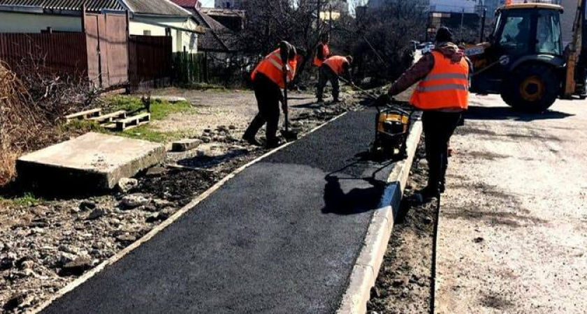 В Новороссийске в 2024 году обустроят новые пандусы и отремонтируют 15 тротуаров