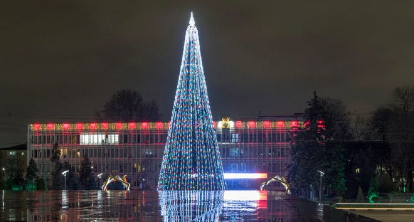 Через две недели на улицах Новороссийска появится новогодняя атмосфера