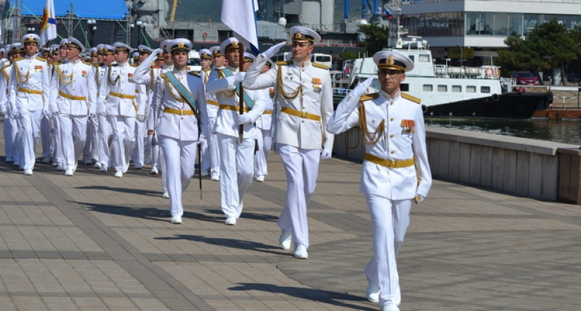 В Новороссийске изменят схему движения транспорта на время парада ВМФ