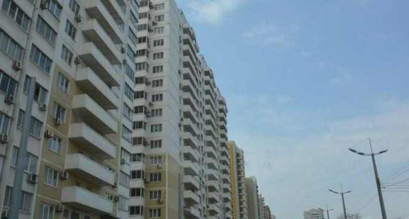 Жуткая история из Новороссийска: жителей многоквартирного дома травят запахом разложившегося трупа