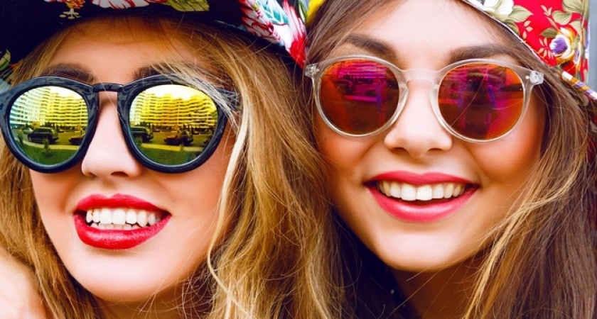 Цветные линзы для очков: дань моде с пользой для глаз