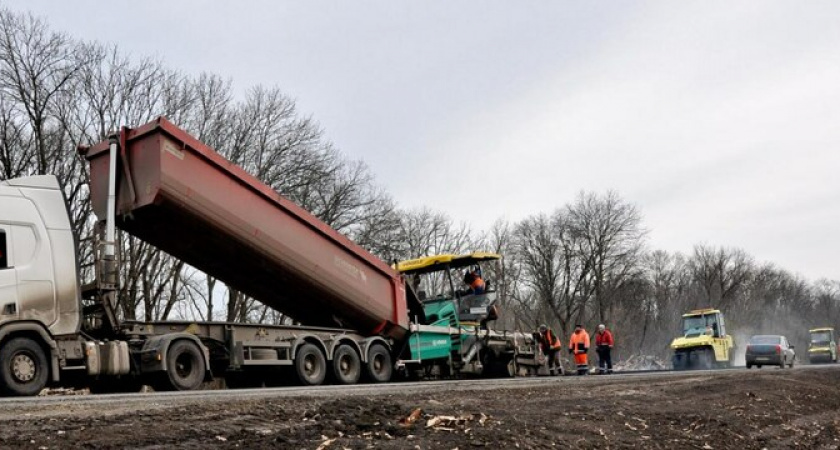 Рабочие начали ремонтировать разбитую трассу «Краснодар-Новороссийск»