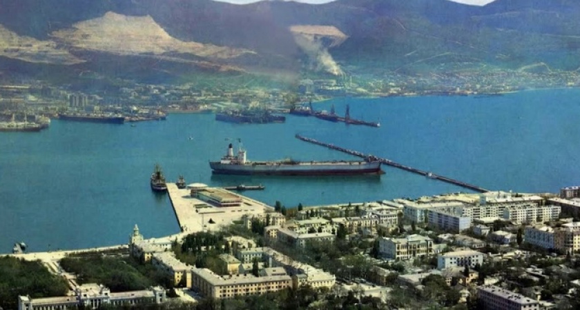 «Клетка», «Шайба» и «Мясик»: новороссийцы продолжают вспоминать народные названия кафе и магазинов, которые успели стать «крылатыми» в 90-е годы