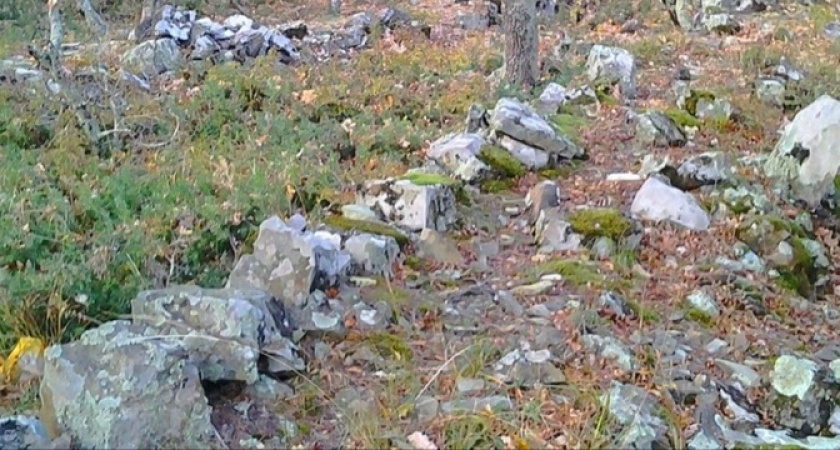 В тайном доисторическом лабиринте под Новороссийском нашли обломки этнических амфор и пифосов