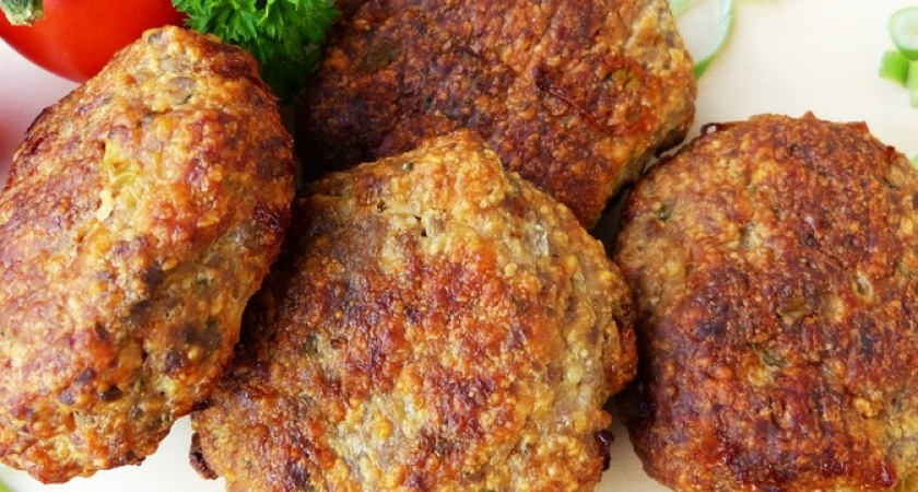 Рецепт сочных и пышных котлет с хрустящей корочкой: секрет в одном ингредиенте