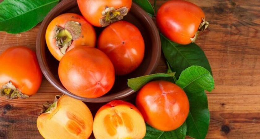 Не ешьте такую хурму: в Роскачестве рассказали, как выбрать фрукт