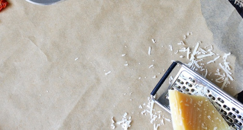 Улетит со стола что на завтрак, что на ужин: топовый сырный пирог с ветчиной всего за 40 минут