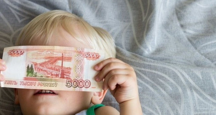 2230 семей Новороссийска получают ежемесячные выплаты на первенца в размере 12962 рублей