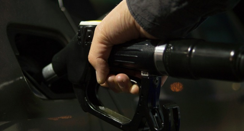 На АЗС будут заливать полный бак бензина бесплатно с 9 июня: автолюбителей ждет приятный сюрприз