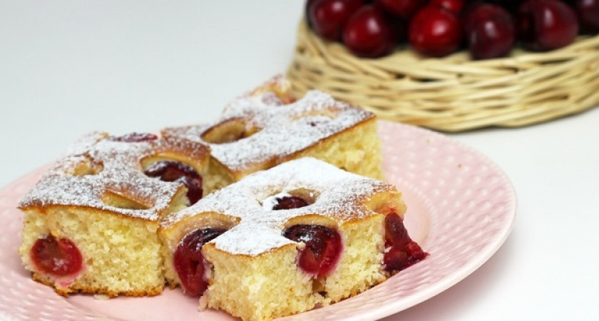 Простой вкусный вишнёвый пирог к чаю