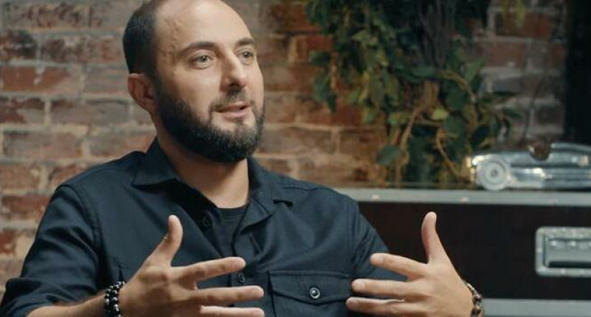 «Геленджик превратился в Монако!»: резидент «Камеди Клаб» Демис Карибидис рассказал об отдыхе на юге