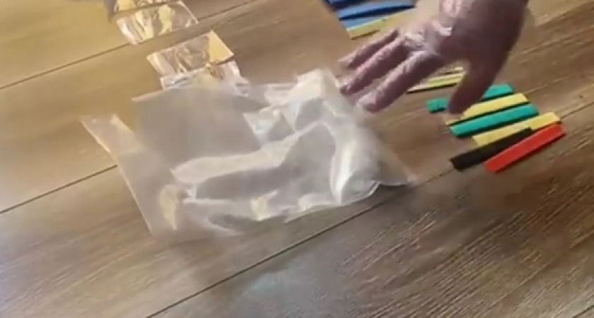 Магазин на диване: в Новороссийске мужчина спрятал в мебели почти килограмм наркотиков